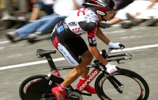 九游体育下载|国羽新星闪耀全英赛！陈雨菲力克戴资颖夺冠，男双黑马创造历史