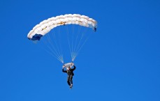 九游体育|内维尔直言切尔西短板明显，距离真正争冠仍有差距