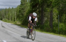 九游娱乐_百米飞人巅峰对决 新星闪耀破纪录