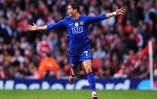 九游体育下载|足坛震撼！天价转会刷新纪录，超级巨星加盟豪门引热议