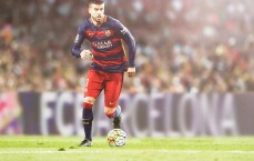 九游体育入口_温情跨越联赛藩篱 大马丁赛前与家乡球队阿尔多希维球迷交换球衣