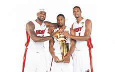 九游娱乐_NBA季后赛激战正酣，东西部豪强争夺总决赛门票