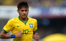 九游体育下载-惊天重炮！泰勒-亚当斯43.3米超远吊射破门，复刻经典震撼英超