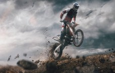 【九游体育】意甲争冠白热化，国米绝杀登顶，尤文紧追不舍，米兰双雄上演巅峰对决