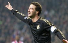 九游娱乐|阿尔卡拉斯逆转夺冠，温网男单决赛上演史诗级对决