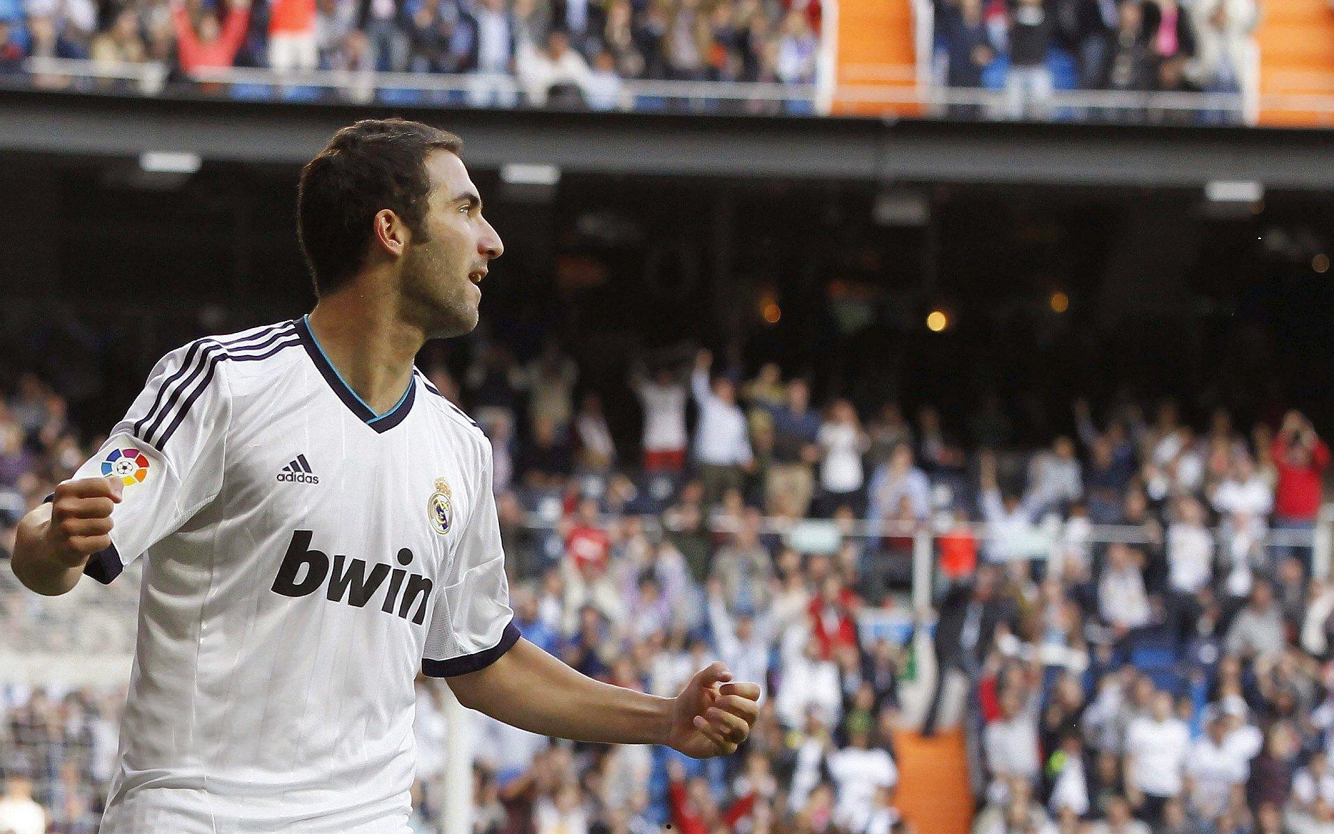 姆巴佩帽子戏法助巴黎圣日耳曼大胜,欧冠前景一片光明